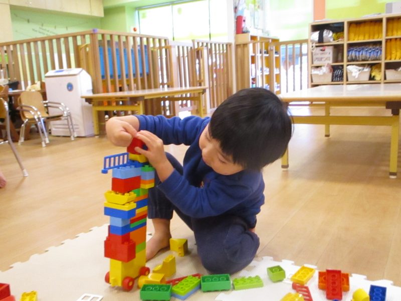 【小規模保育園：小田原園】絵本プログラム　「あいうえおのえほん」