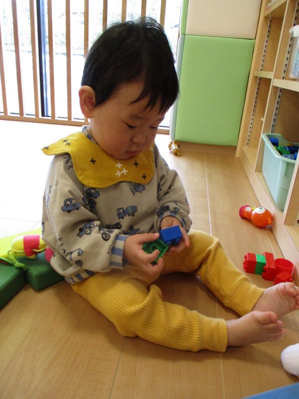 【小規模保育園：小田原園】絵本プログラム　春がきた?