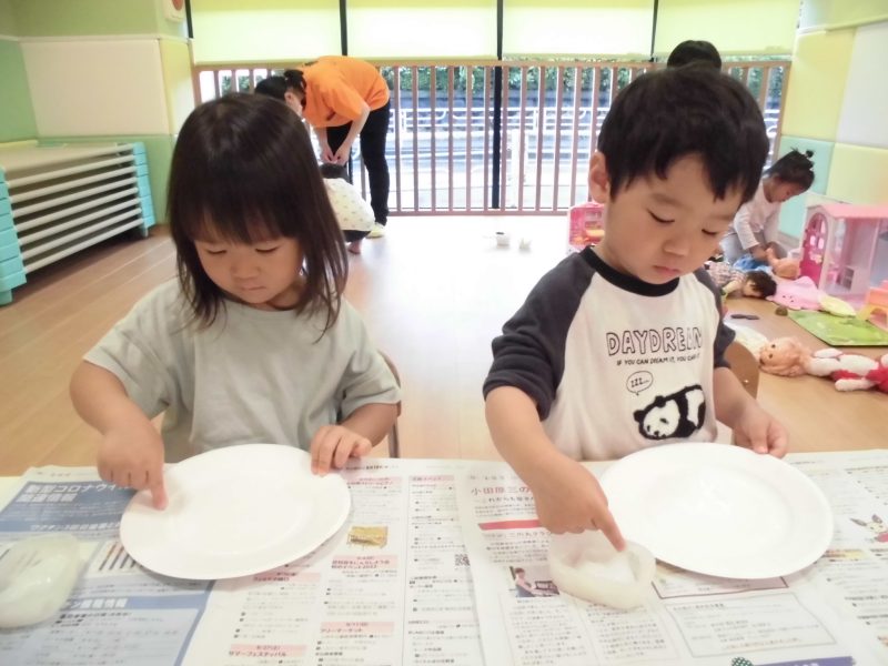 【小規模保育園:小田原園】6月23日　梅雨の製作なにかな？なにかな？