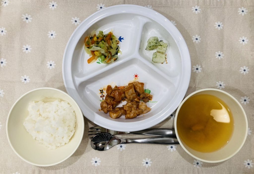 11月15日(水)の給食・おやつ