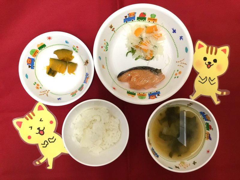 11月21日(土)の給食・おやつ