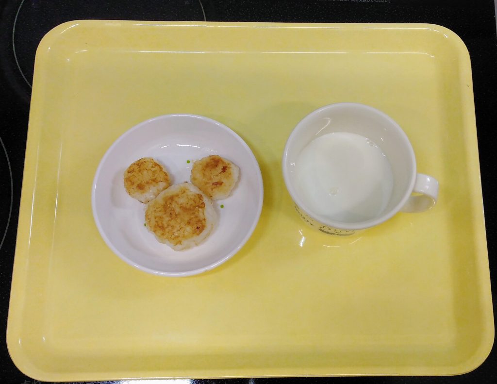 5月27日(土)の給食・おやつ