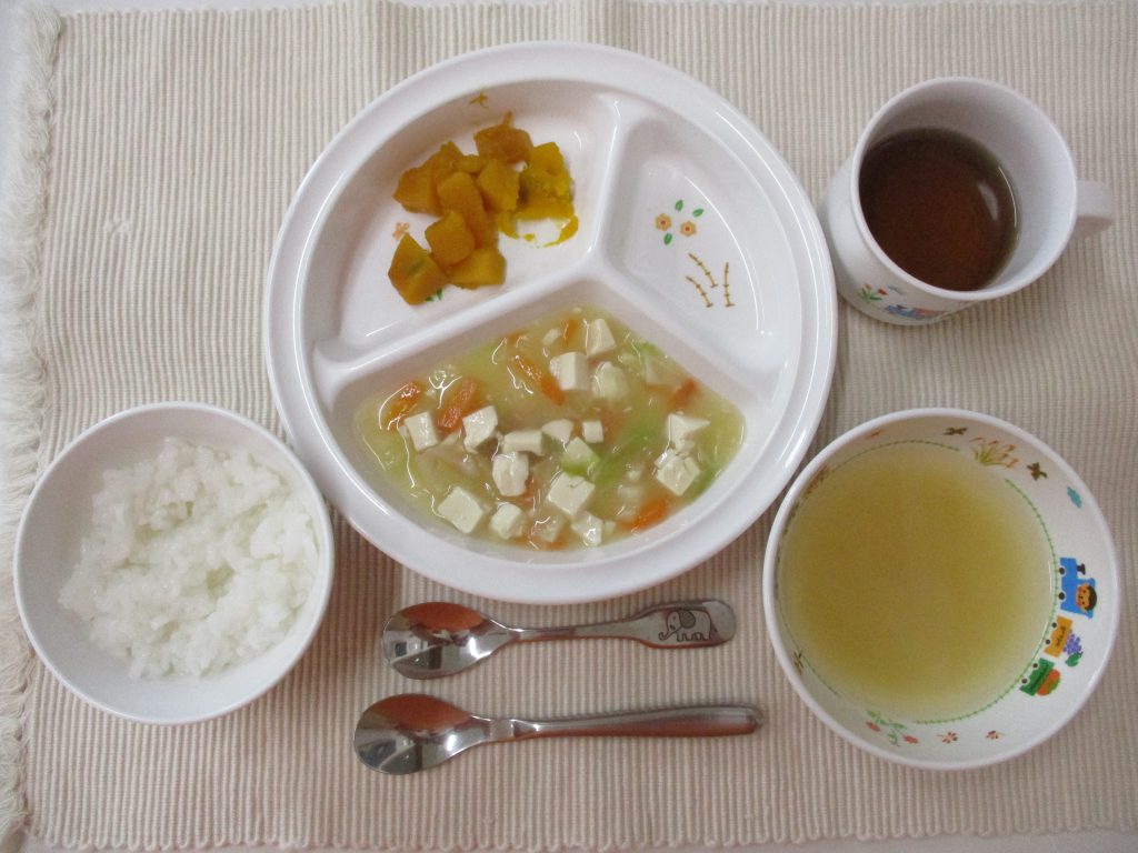 8月7日(月)の給食・おやつ