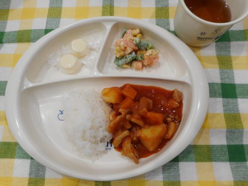 8月30日の給食(*’▽’)今日はお誕生日会メニュー♪