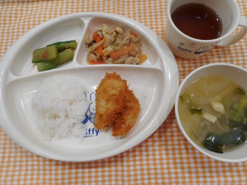 3月8日の給食(^_-)-☆