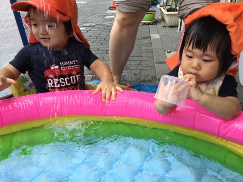 プール遊びはじめました☆
