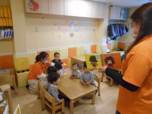 ★今週の絵本読み聞かせの様子★