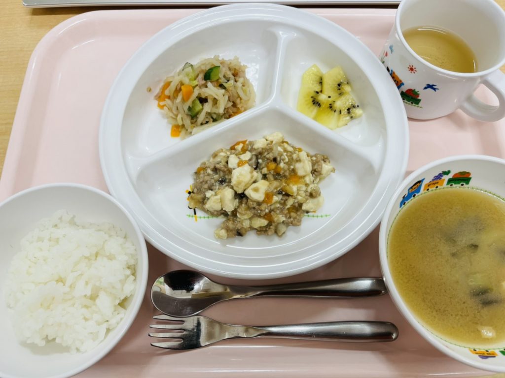 10月21日(金)の給食・おやつ
