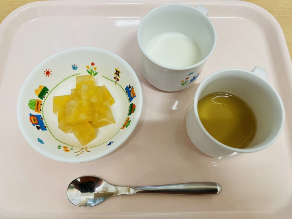 11月26日(土)の給食・おやつ