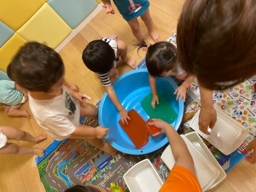 寒天遊びと子どもたちのかわいい姿?