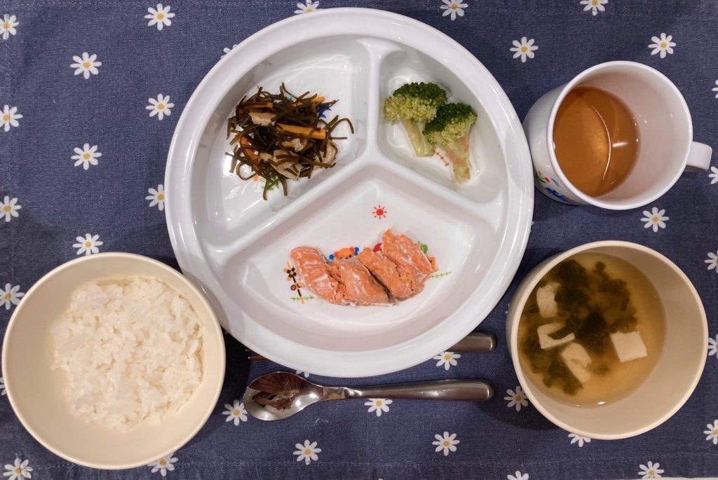 8月1日(火)の給食・おやつ