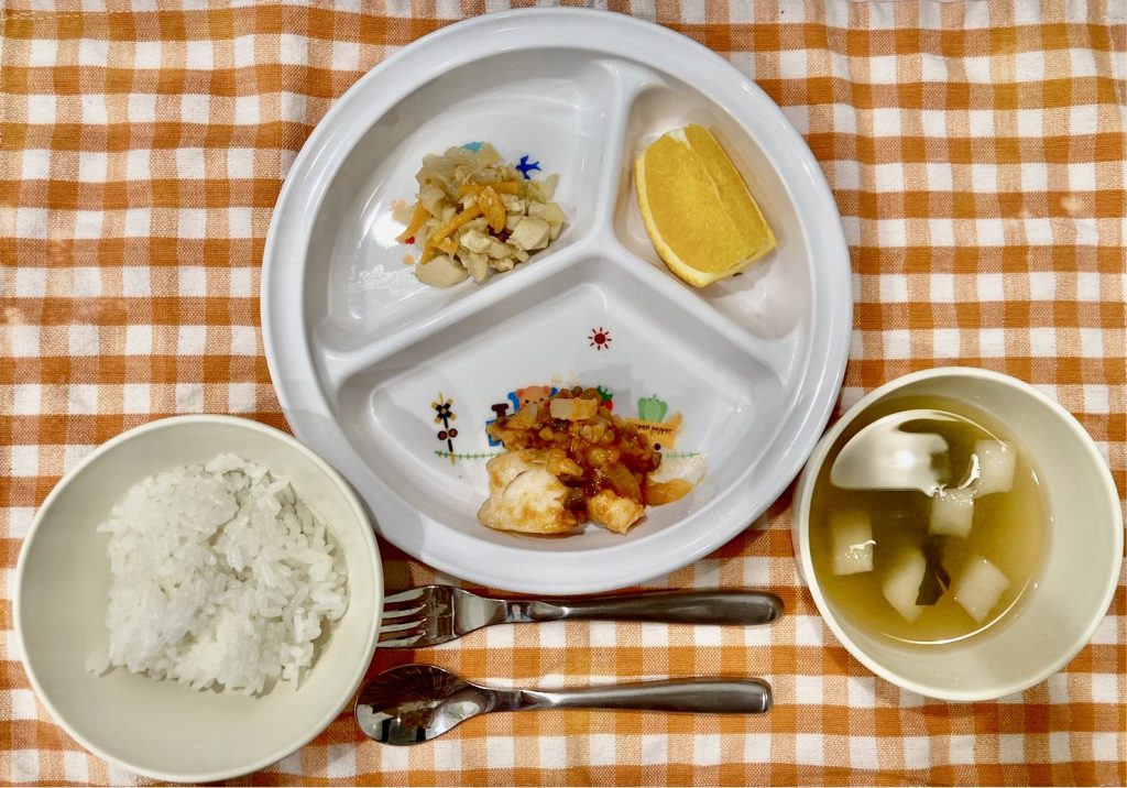 8月10日(木)の給食・おやつ