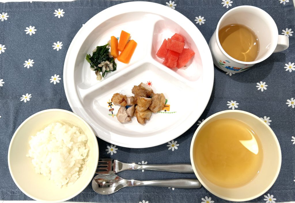 8月25日(金)の給食・おやつ