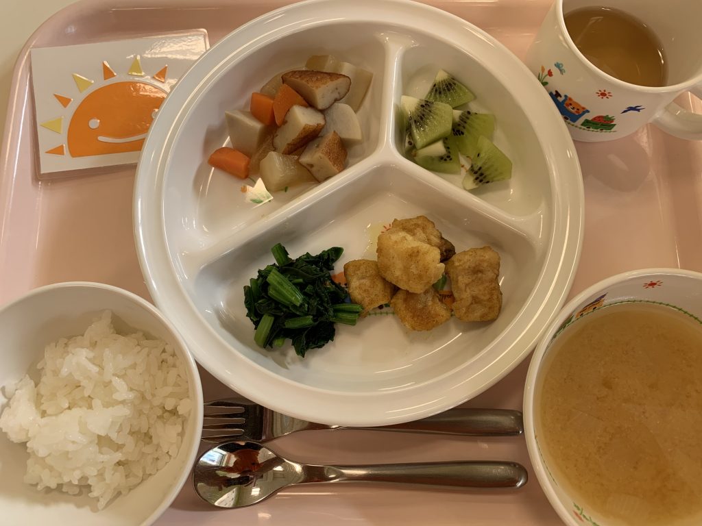 10月6日(木)の給食・おやつ