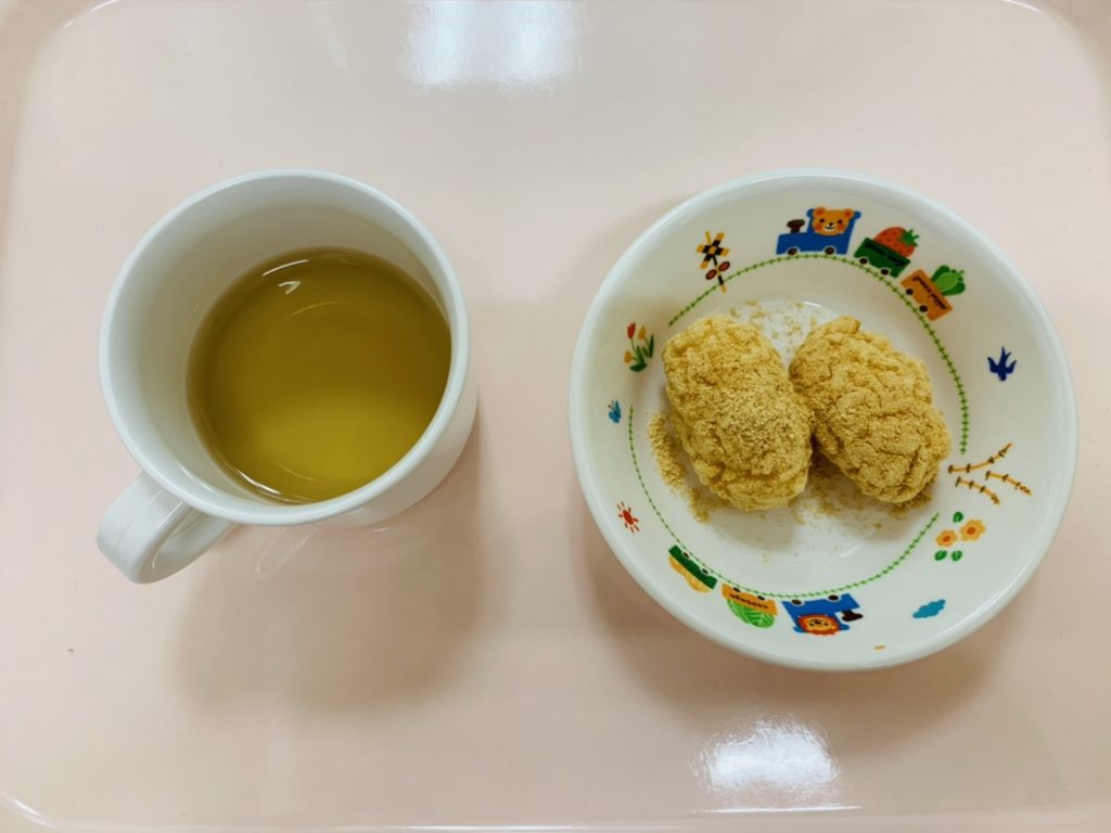 2月28日(火)の給食・おやつ