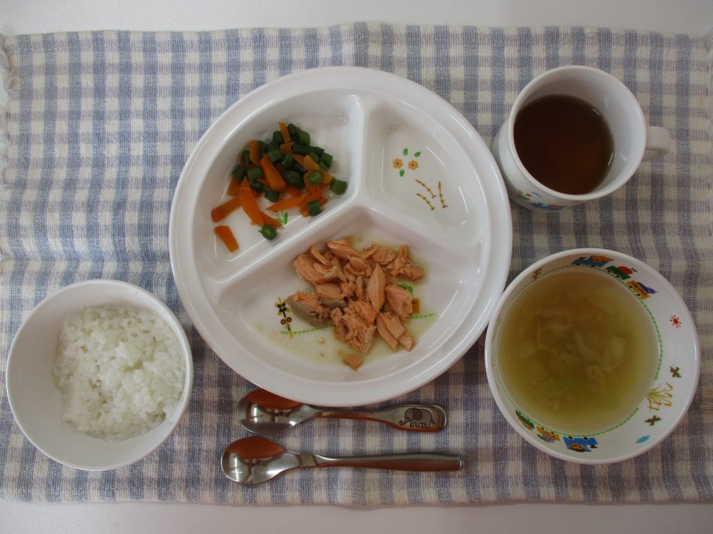 10月4日（水）の給食・おやつ