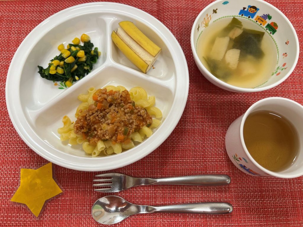 【11月26日㈫の給食・おやつ】誕生日会