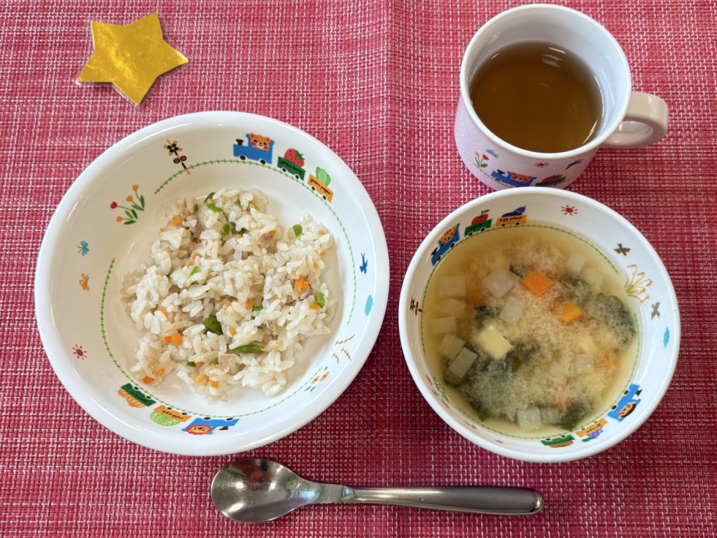 【8月30日㈯の給食・おやつ】