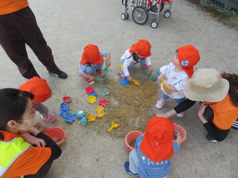 ?お外遊びと給食タイム?