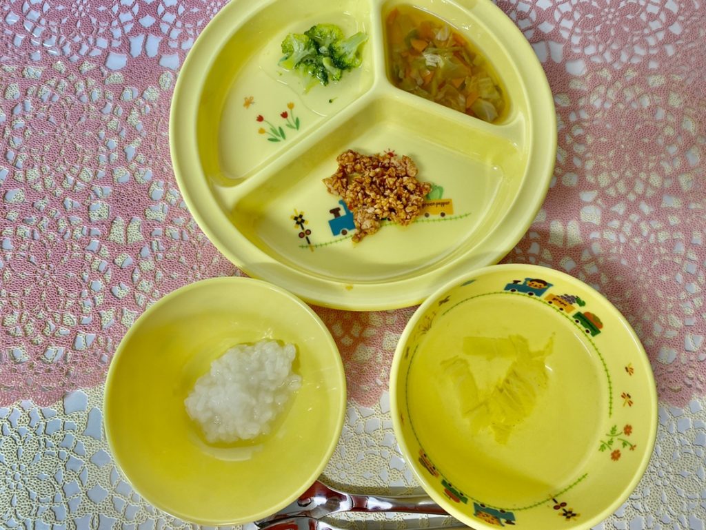 8月16日(水)の給食・おやつ