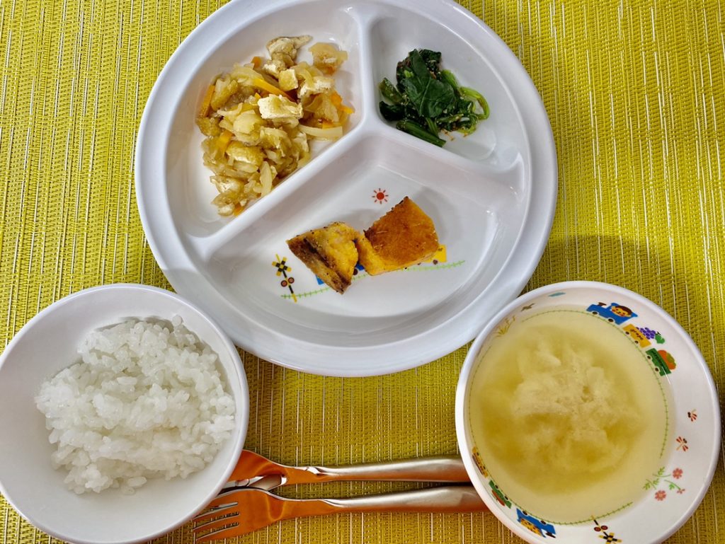 8月19日(土)の給食・おやつ