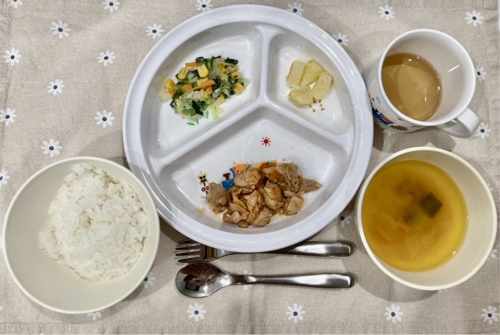 8月17日(木)の給食・おやつ