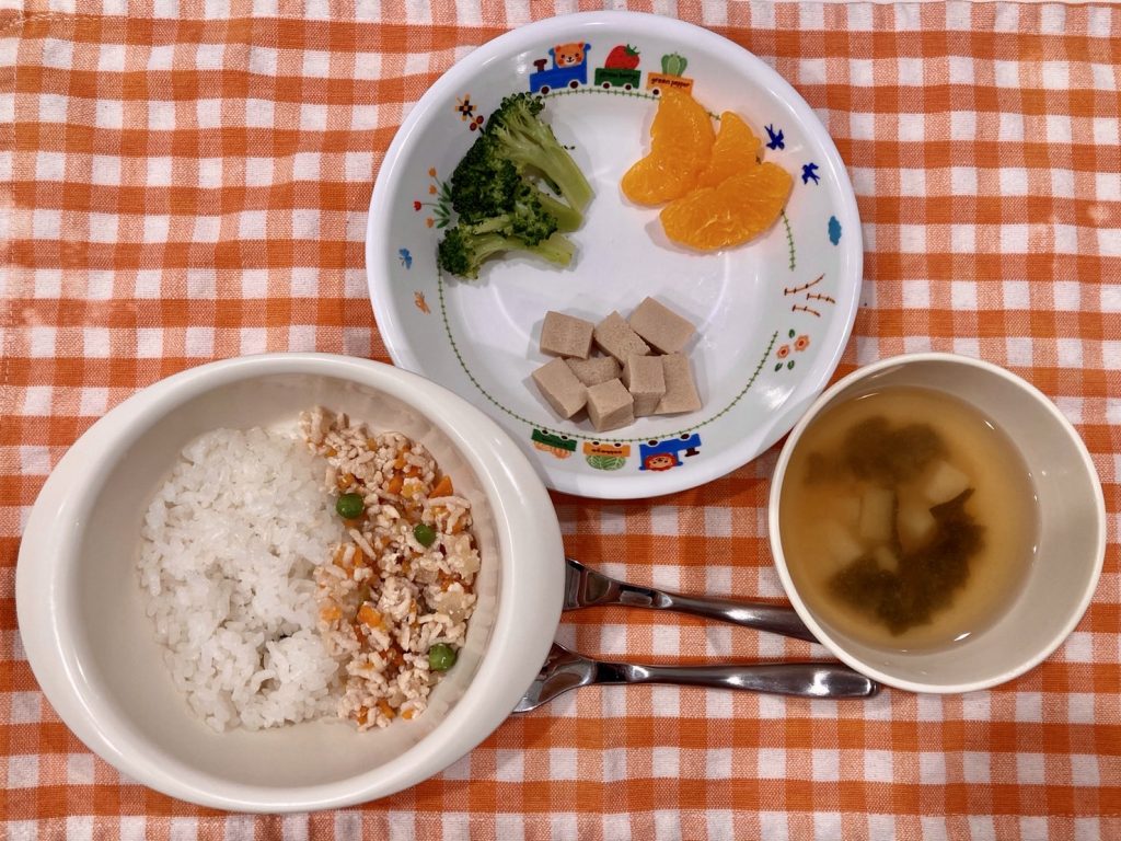 10月10日(火)の給食・おやつ