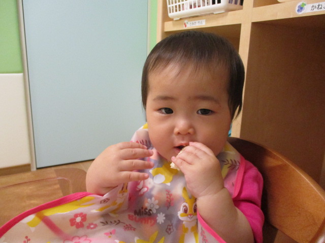 ０歳児　もも組のお友だちの生活