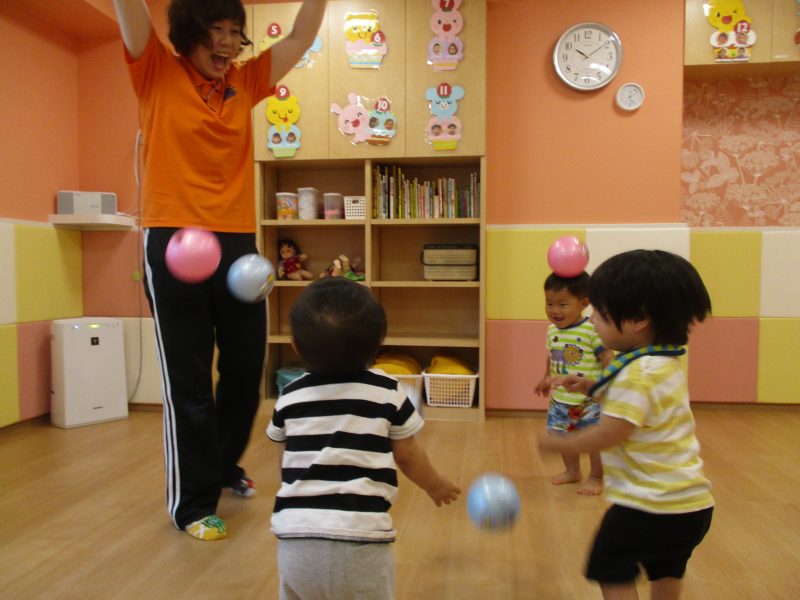 みんな大好きボール遊び?