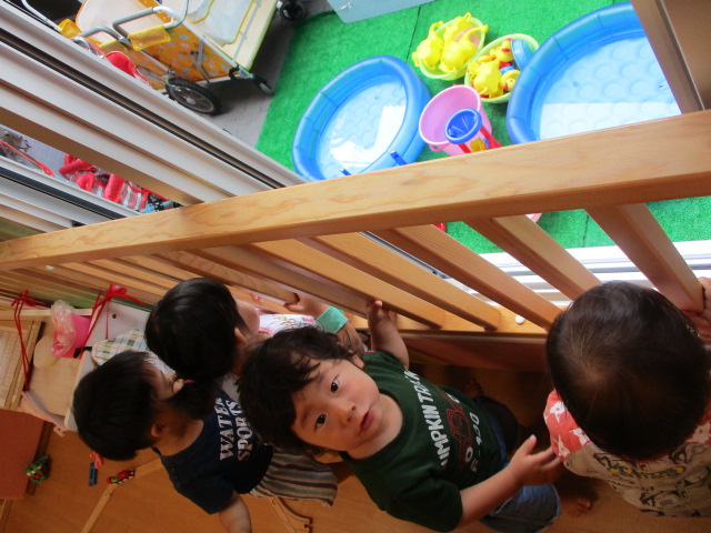 『待ちに待った水遊び』