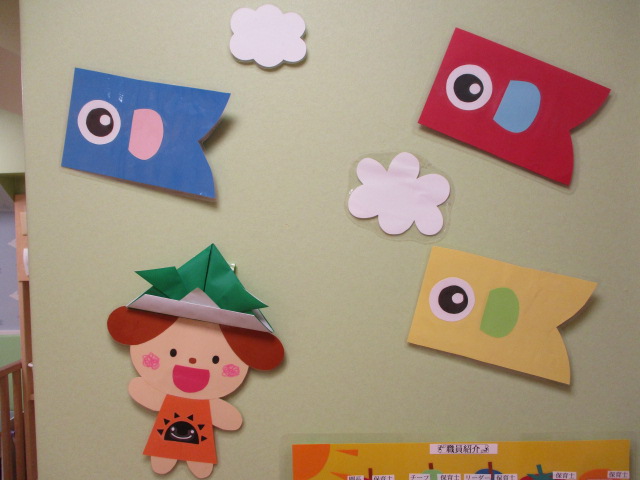 保育シーン～英語&製作の様子～