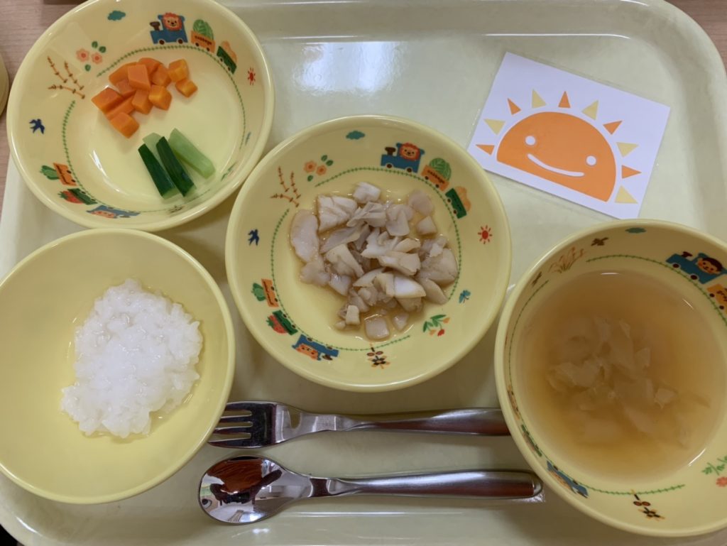 11月14日(月)の給食・おやつ