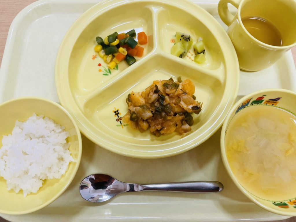 8月16日(水)の給食・おやつ