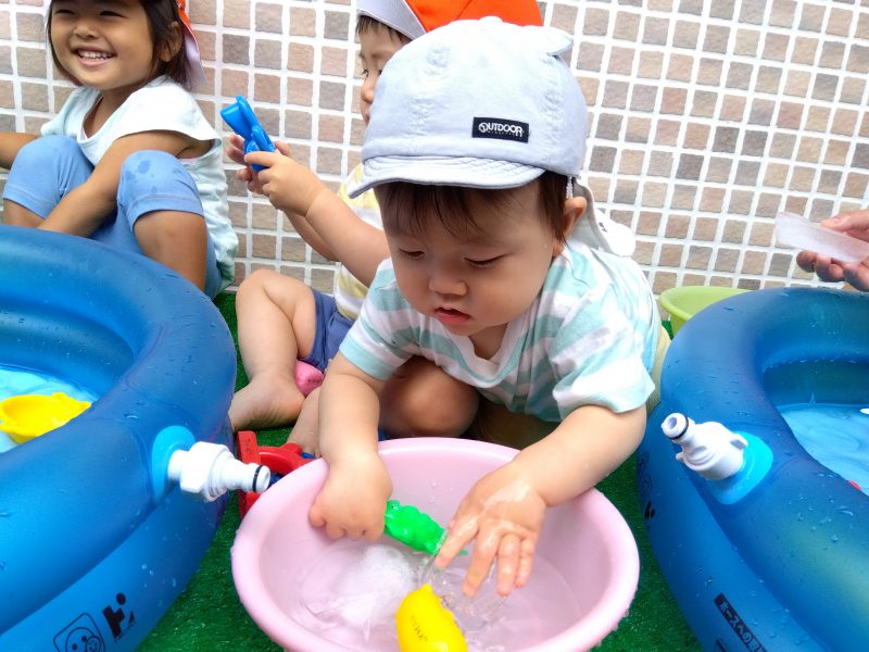 🧊氷を使って水遊び🧊