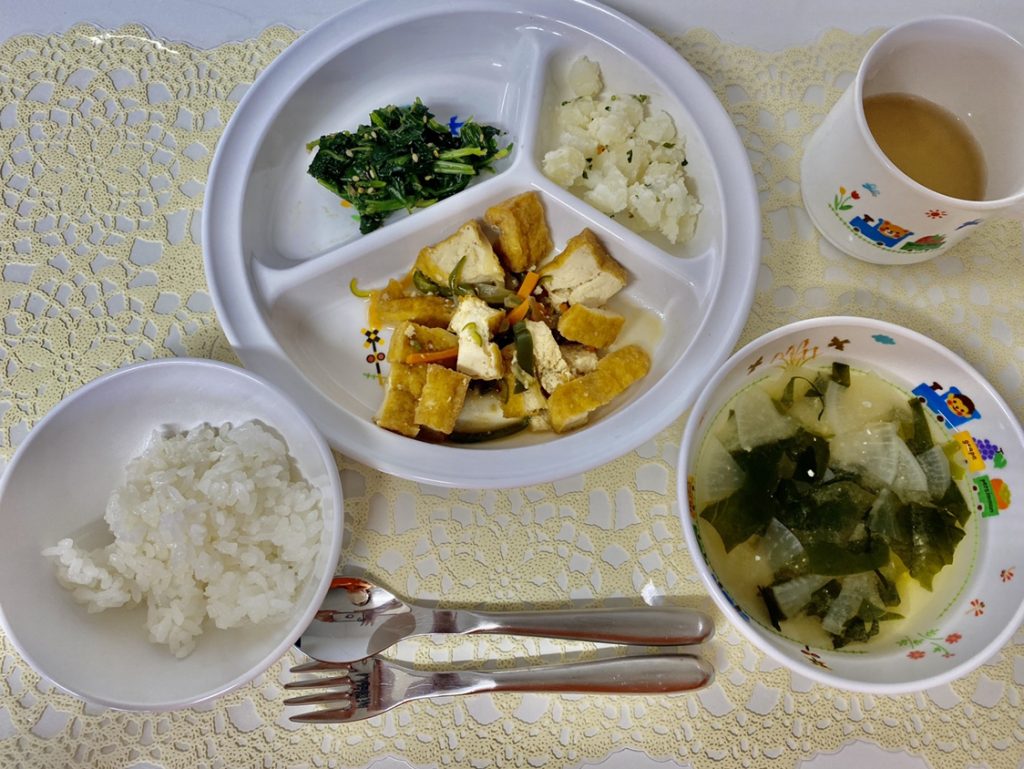 10月24日(月)の給食・おやつ