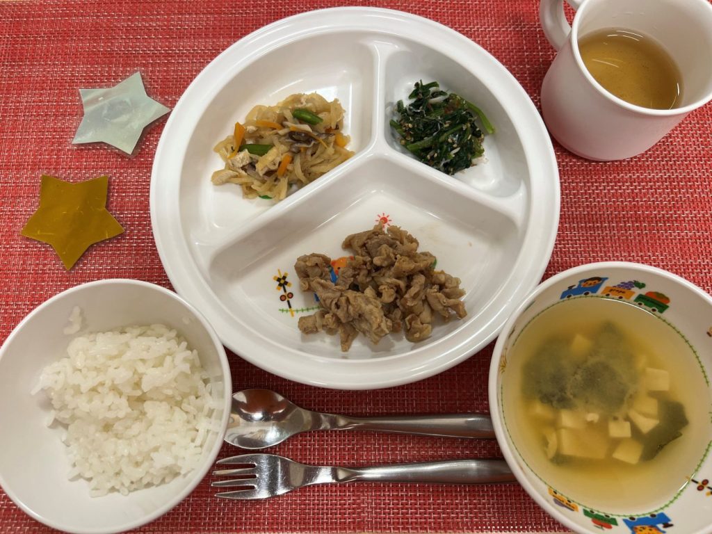 【10月10日㈭の給食・おやつ】