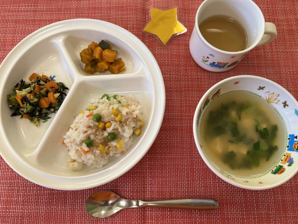 【12月23日㈪の給食・おやつ】