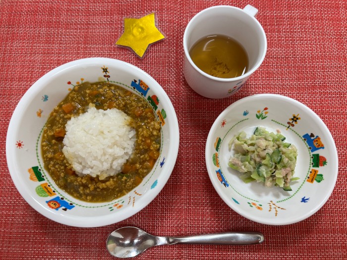 【11月6日㈭の給食・おやつ】