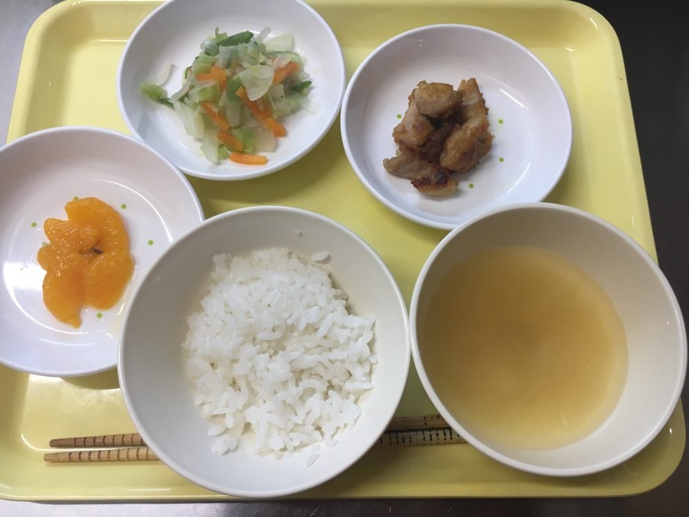 10月19日(月)の給食・おやつ