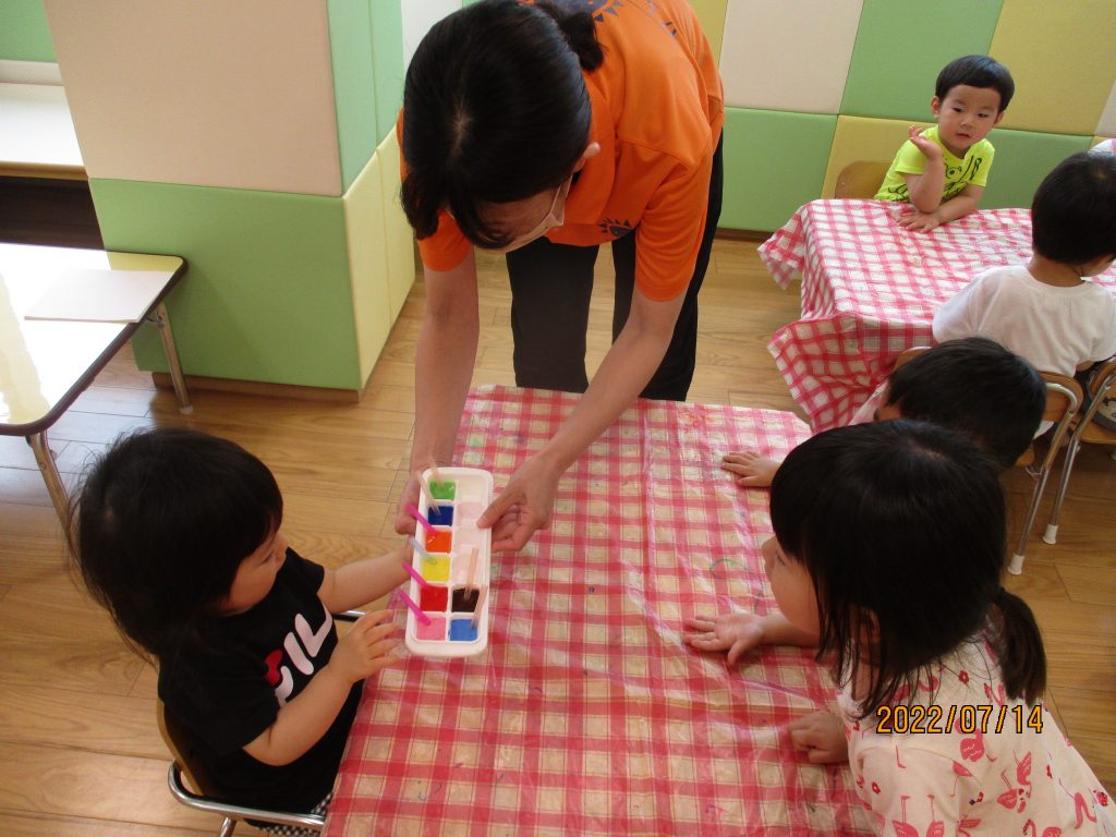 氷で遊ぼう(*^^*)