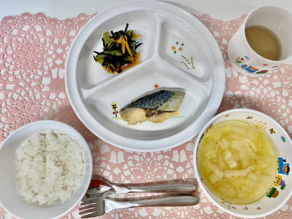 10月4日(火)の給食・おやつ