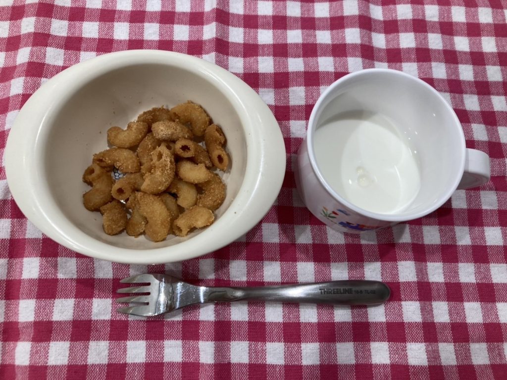 8月18日(金)の給食・おやつ