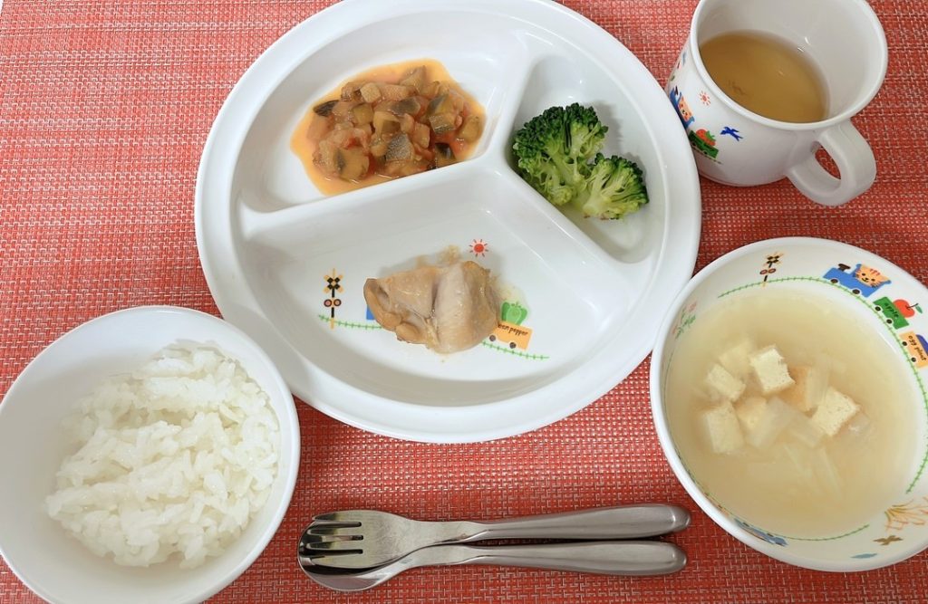 12月7日（木）の給食・おやつ