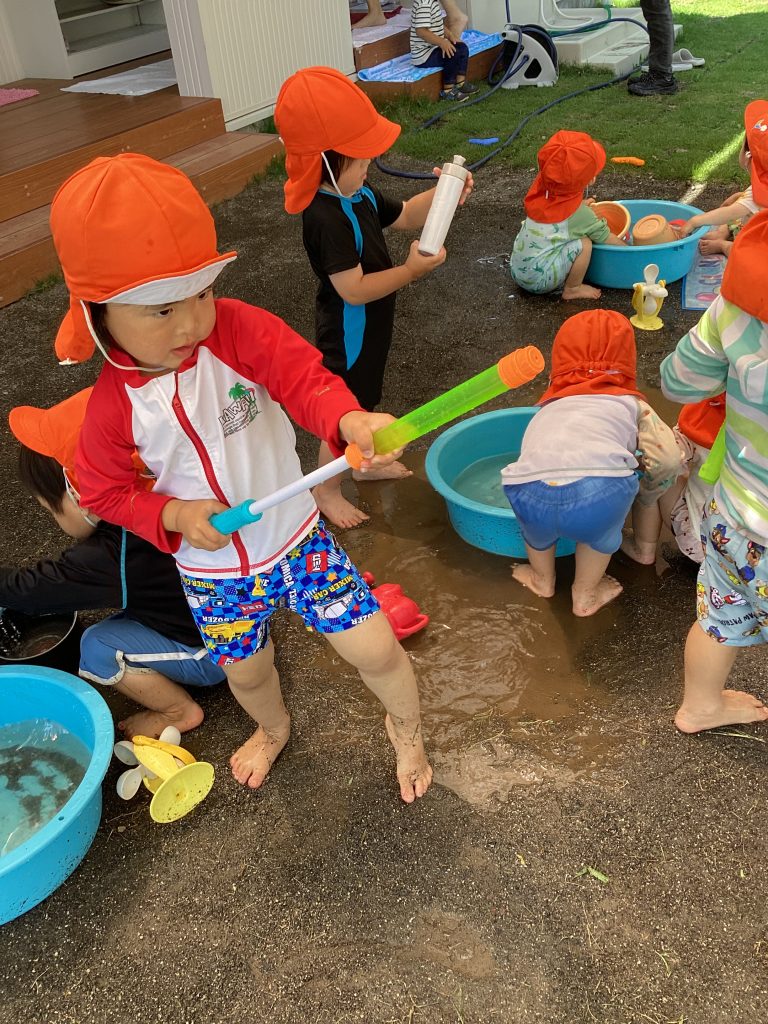 水遊びは楽しいな🔫