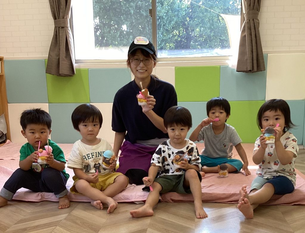 アイス屋さんでお買い物🍨