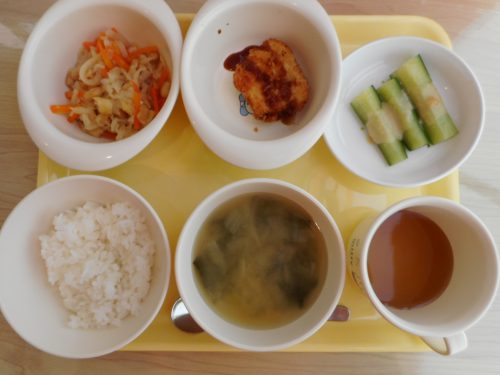 3月8日(金)のお給食＆おやつメニュー