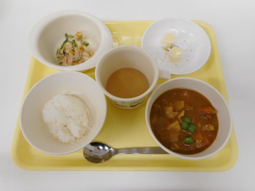 ３月２５日(月)のお給食＆おやつメニュー