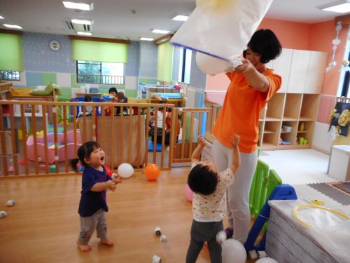 【小規模：津田沼園】今週は風船遊びをしたよ♪