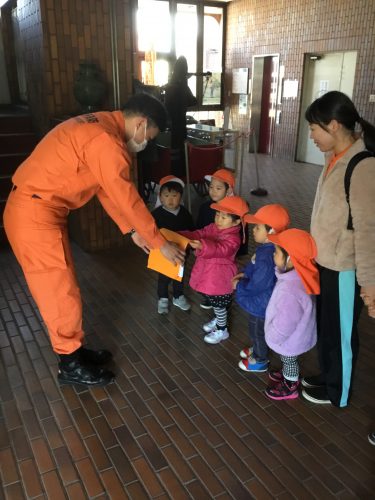 消防士さんに会いに行ったよ♪