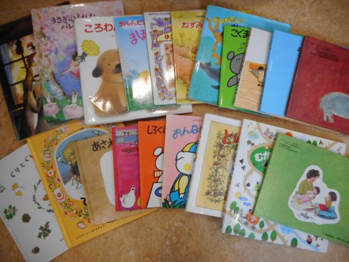 たくさんの絵本のご寄付をいただきました☆